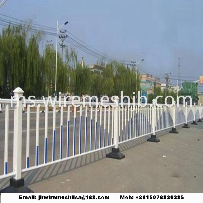 Powder Coated Traffic Zinc Steel Fence